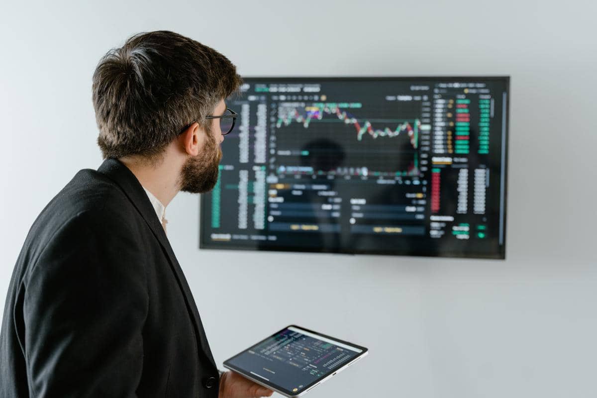 IHSG Bergerak Sideways, Saham Sektor Ritel Justru Berhasil Menguat