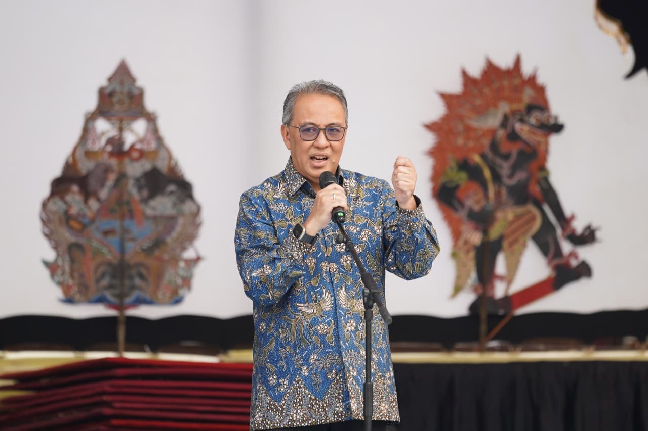 OJK: Dana Masyarakat Rp12 Triliun Hilang dalam Dua Tahun